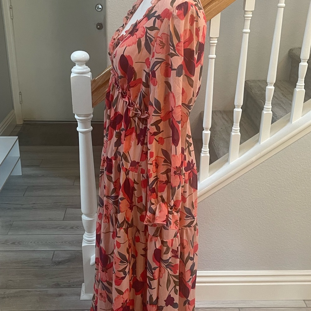 Floral Ruffled Maxi Dress. Size Large Color: Floral - Picture 7 of 8